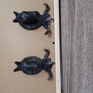 Rustic Style Cast Iron Horses Reproduction Western Hook Dark Brown/White